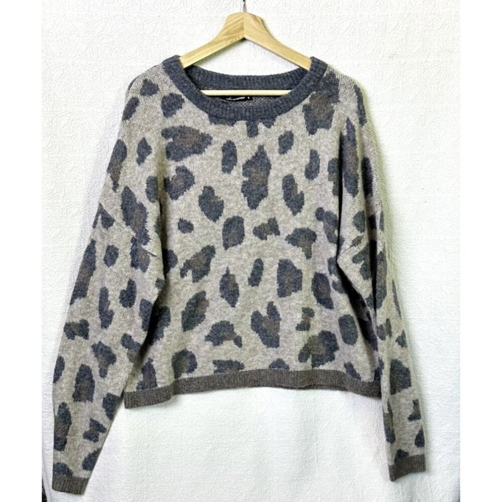 NWT Olivaceous Leopard Print Oversized Soft Cozy Sweater Size S Beige Brown Gray